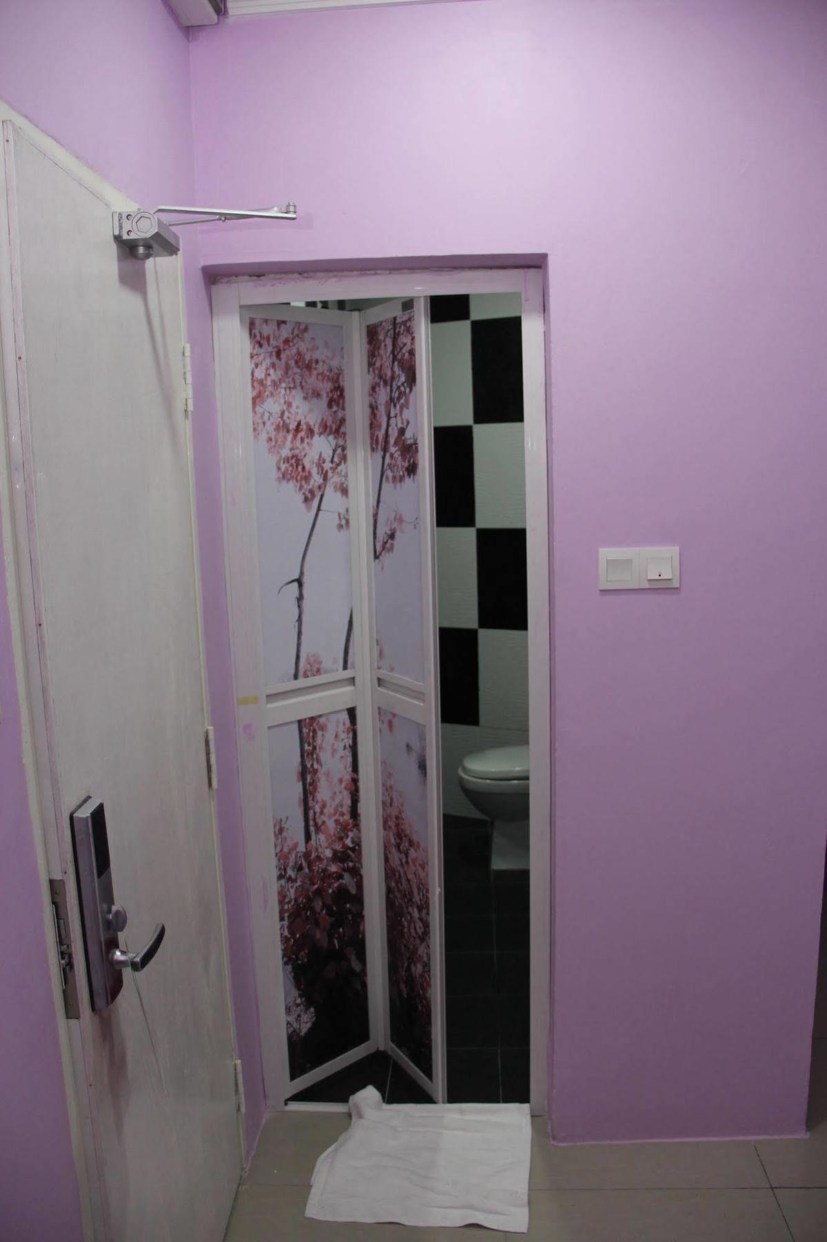 Oyo 89665 Royale City Hotel Sepang Bagian luar foto